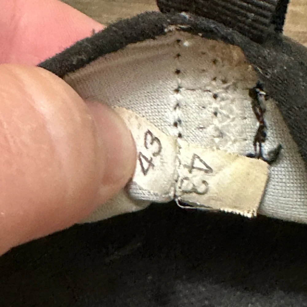 Black‎ and Gray Athletic Shoes
